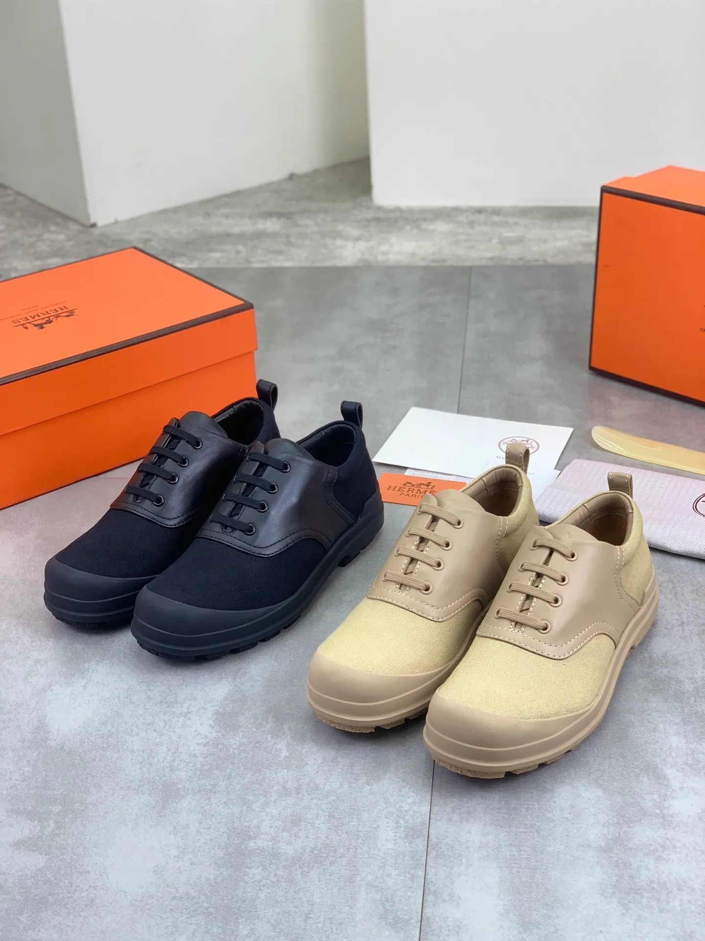 Factory price P740 💰💎💎💎Brand: Hermès Grade: Same as the official website Original quality materials: Original soft calfskin with beef tendon cloth Water-dyed cowhide lining Original Italian rubber outsole Style categories: Men's fashion Formal casual leather shoes Lace-up men's shoes series Young fashion European and American trends British style Size: 39-44 (38.45 can be customized)